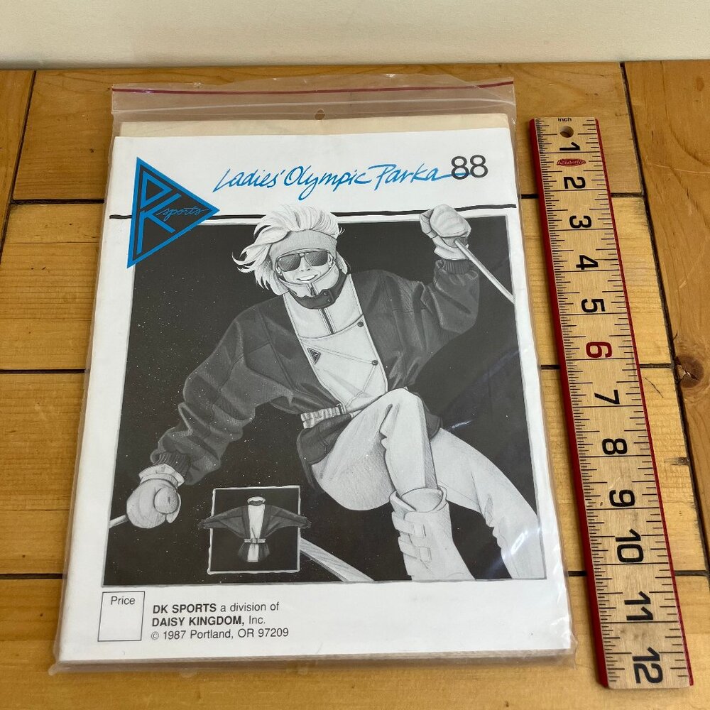 Ladies Olympic Parka Sewing Pattern 88 DK Sports Daisy Kingdom Size 6-18 Uncut